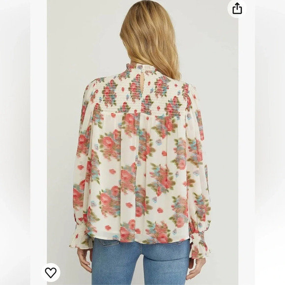 ENTRO cream floral smocked balloon sleeve blouse size L. - Picture 4 of 16